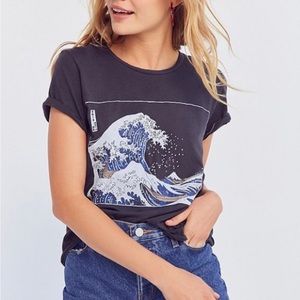 Future State Sz Large Urban Outfitter Graphic Wave t-shirt